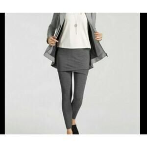 NWOT‎ CAbi M'leggings Gray Skirted Leggings Activewear Stretch #5318 Sz XS